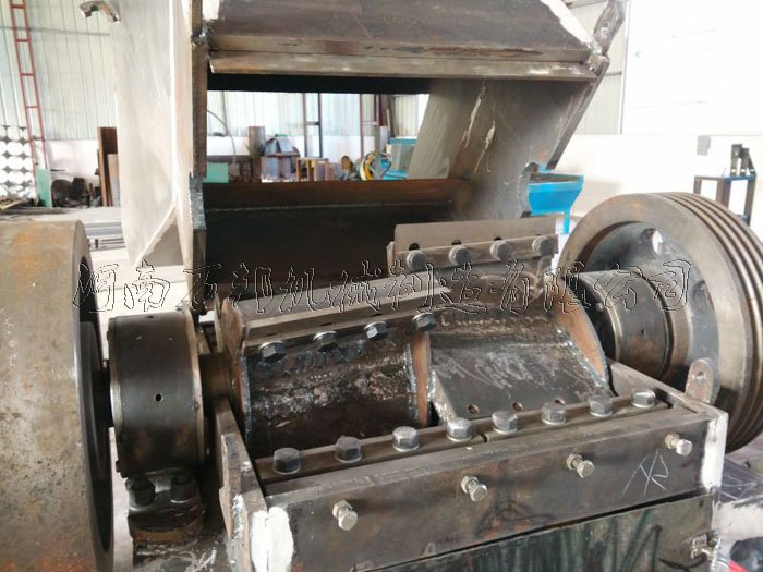 塑料破碎機內(nèi)部