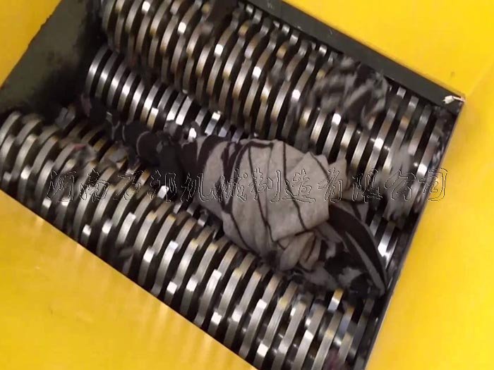 四軸撕碎機結構